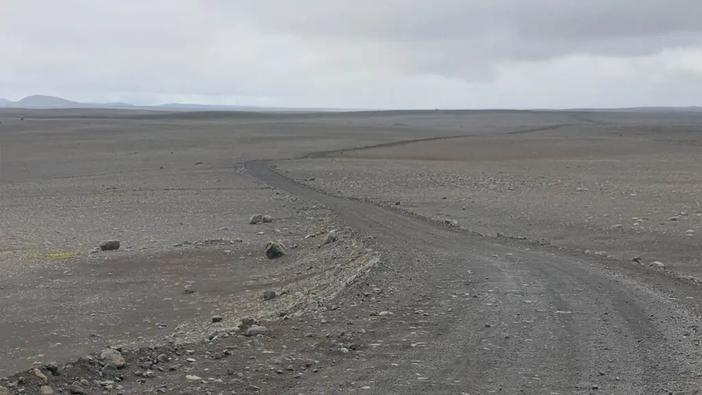 Kjölur Road and desert in Icelandic Highlands