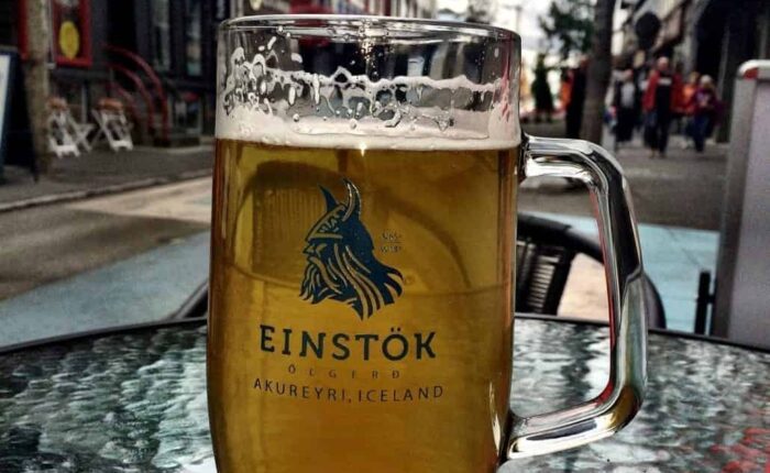A full pint of Einstök White Ale on Laugarvegur