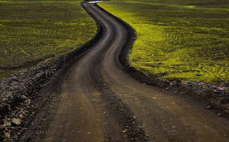 A gravel road in the middle of nowhere in Iceland