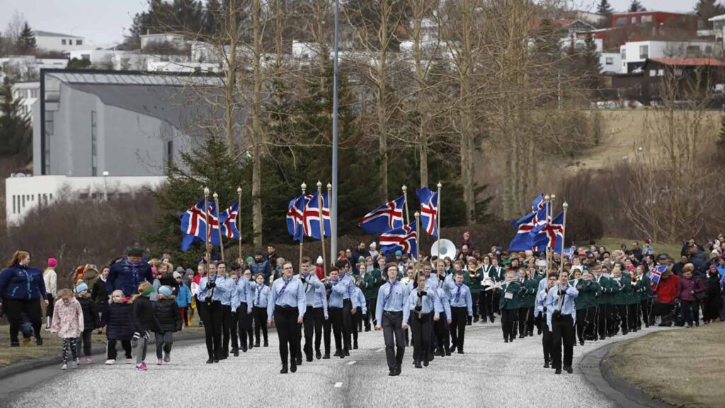 scouts, first day of summer, reykjavik