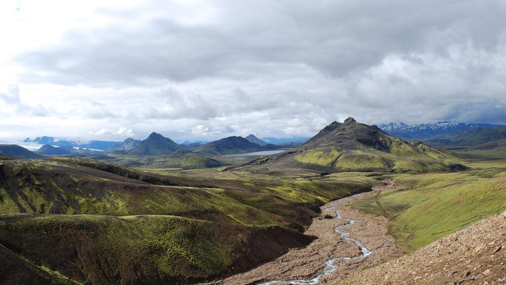 travel sustainably in Iceland, nature, Laugavegur, hiking trail, laugavegur hiking trail