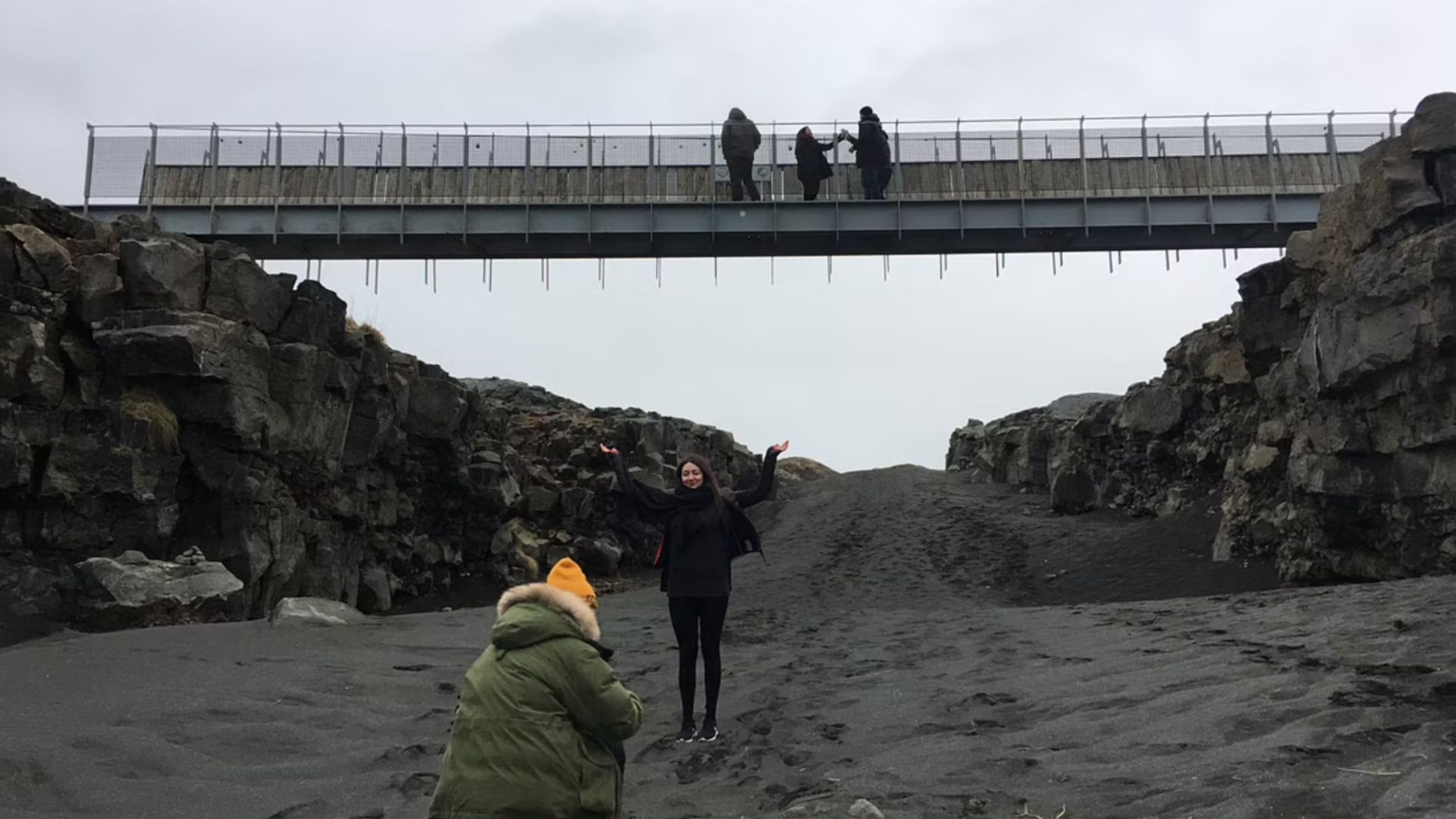 Bridge between continents in Iceland