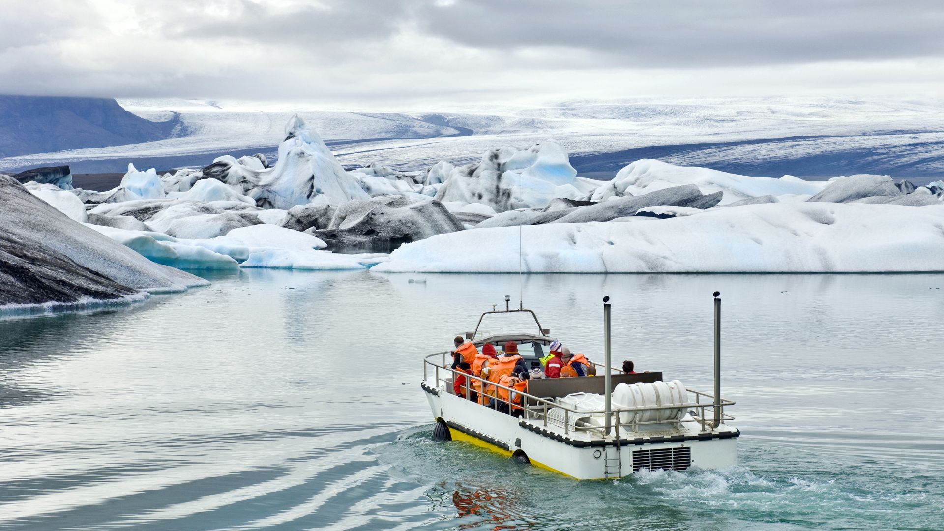 Boat tour on the glacier lagoon in Iceland