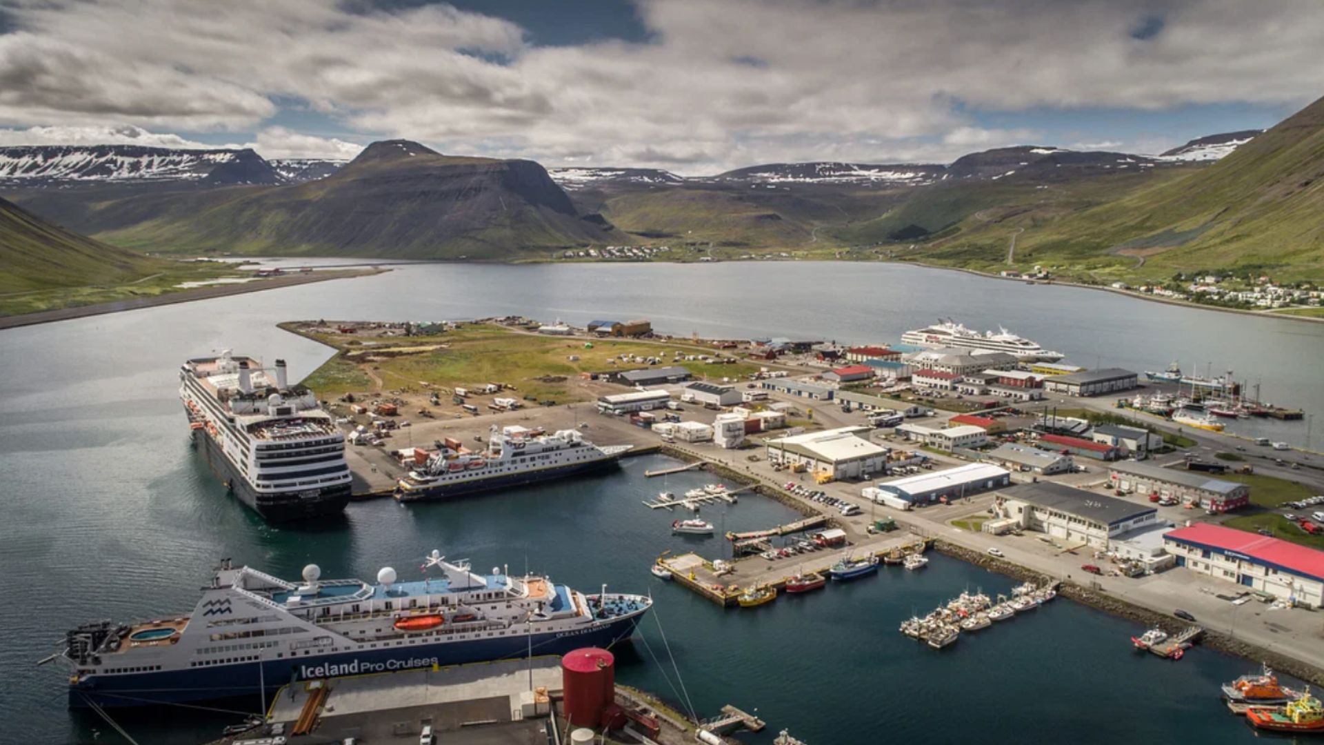 Ísafjörður Port
