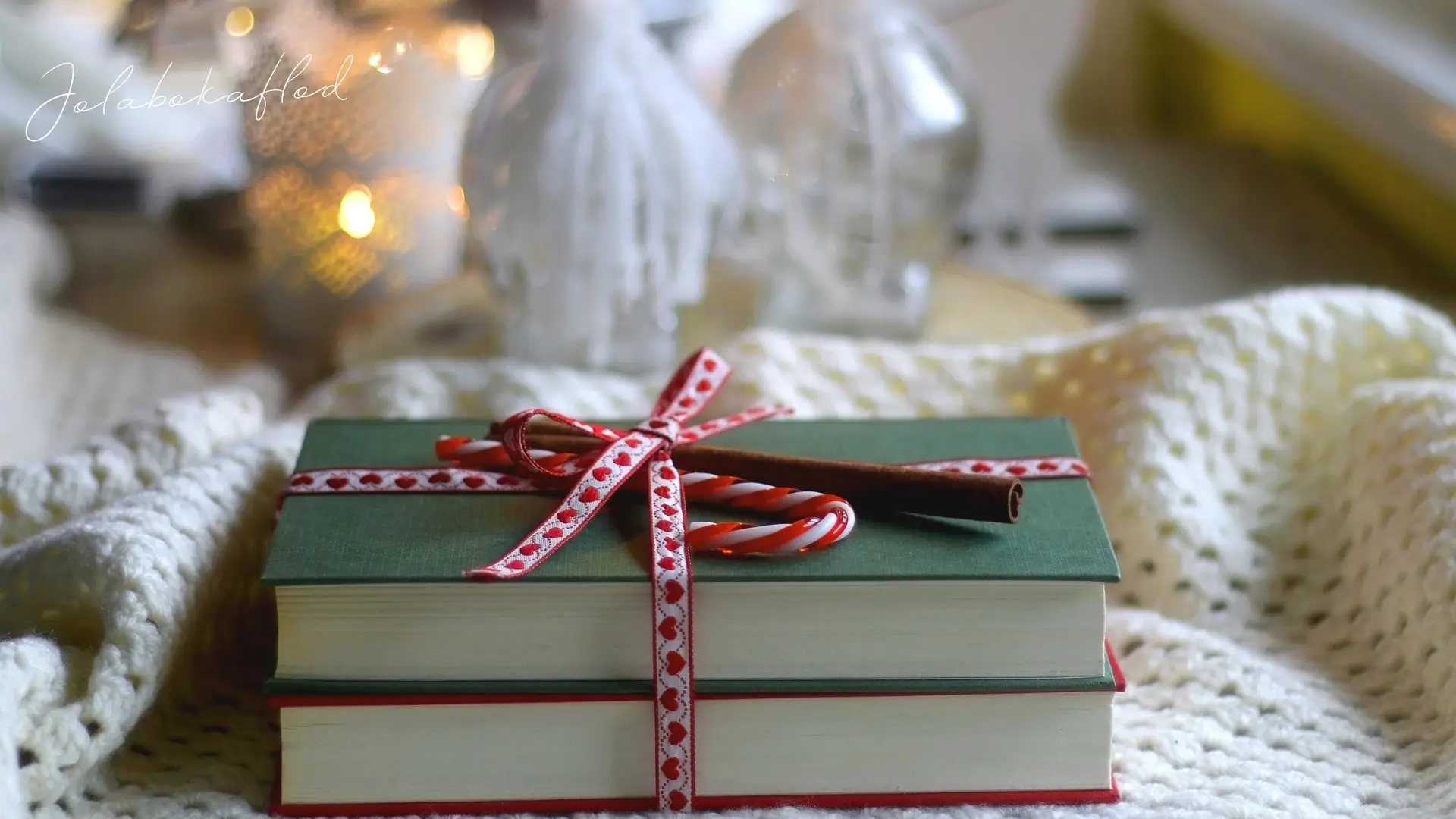 The Christmas Book Flood in Iceland. J&oacute;lab&oacute;kafl&oacute;&eth;.